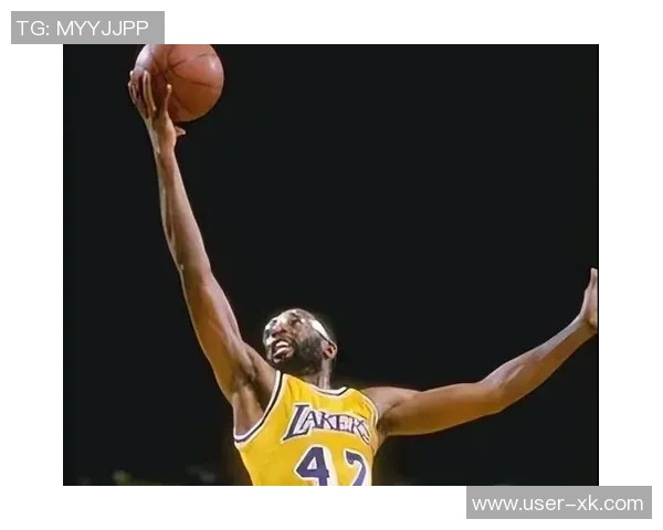 在乔治对比众星后为何最终选择小卡作为最强小前锋的原因分析